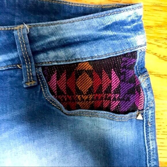 Amazingly Unique Forever 21 Shorts - Picture 3 of 11